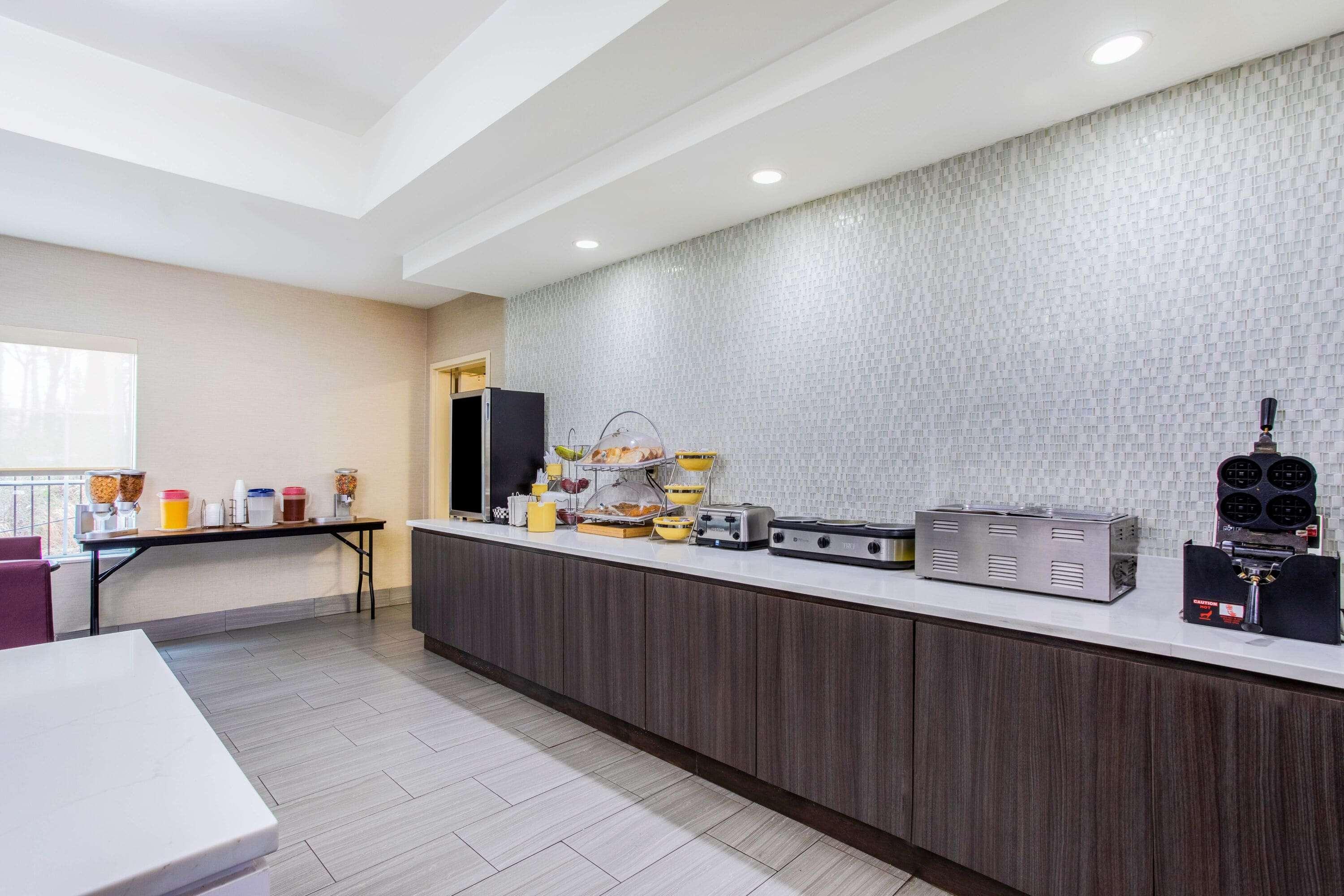 La Quinta Inn & Suites Фултъндейл Екстериор снимка